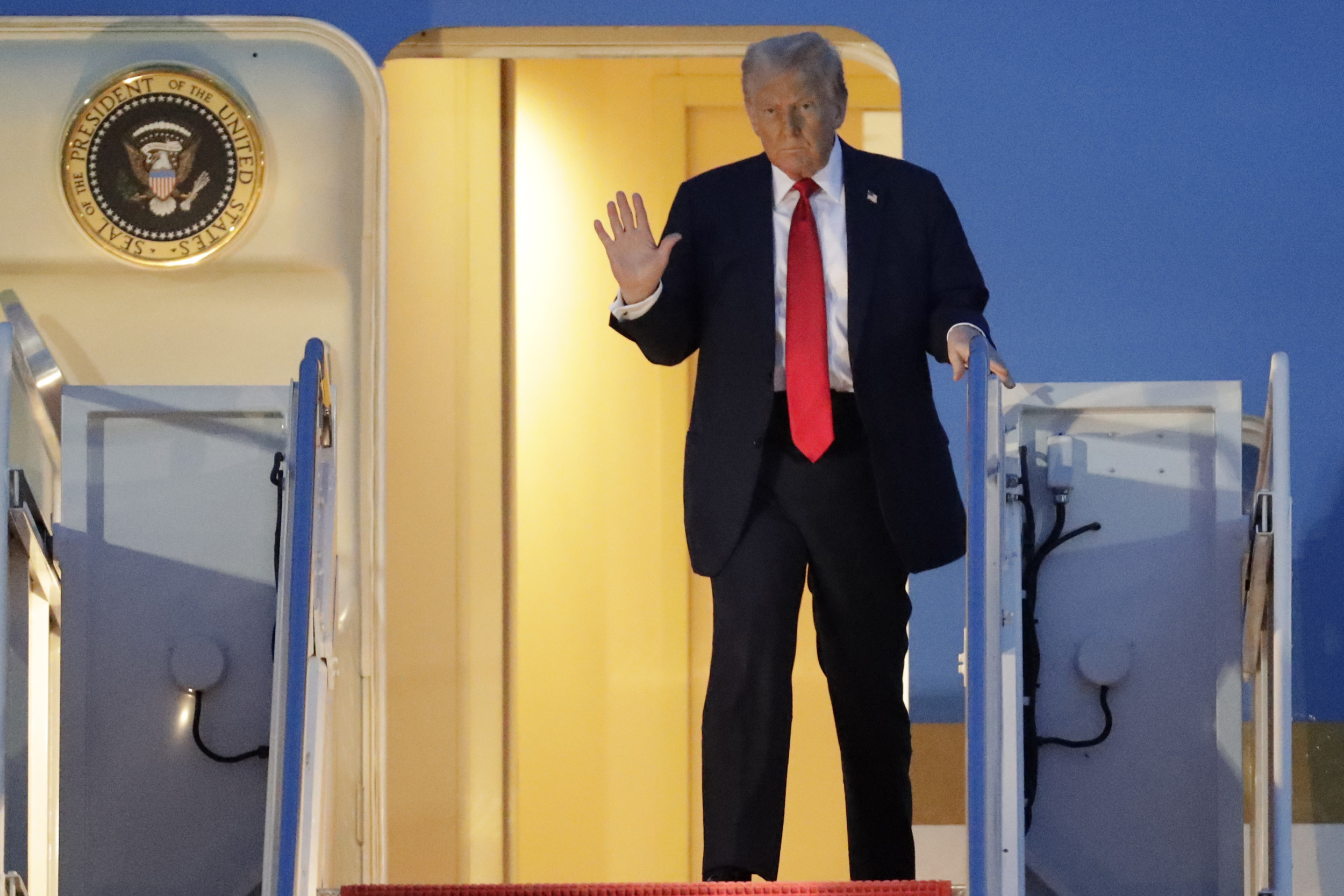 Donald Trump Threatens Secondary Tariffs on Russia – What Are They?