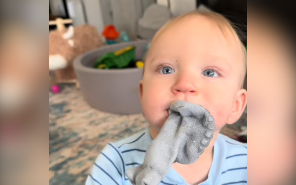 Toddler Keeps Carrying Socks In Mouth, Hearts Melt When Mom Finds Out Why