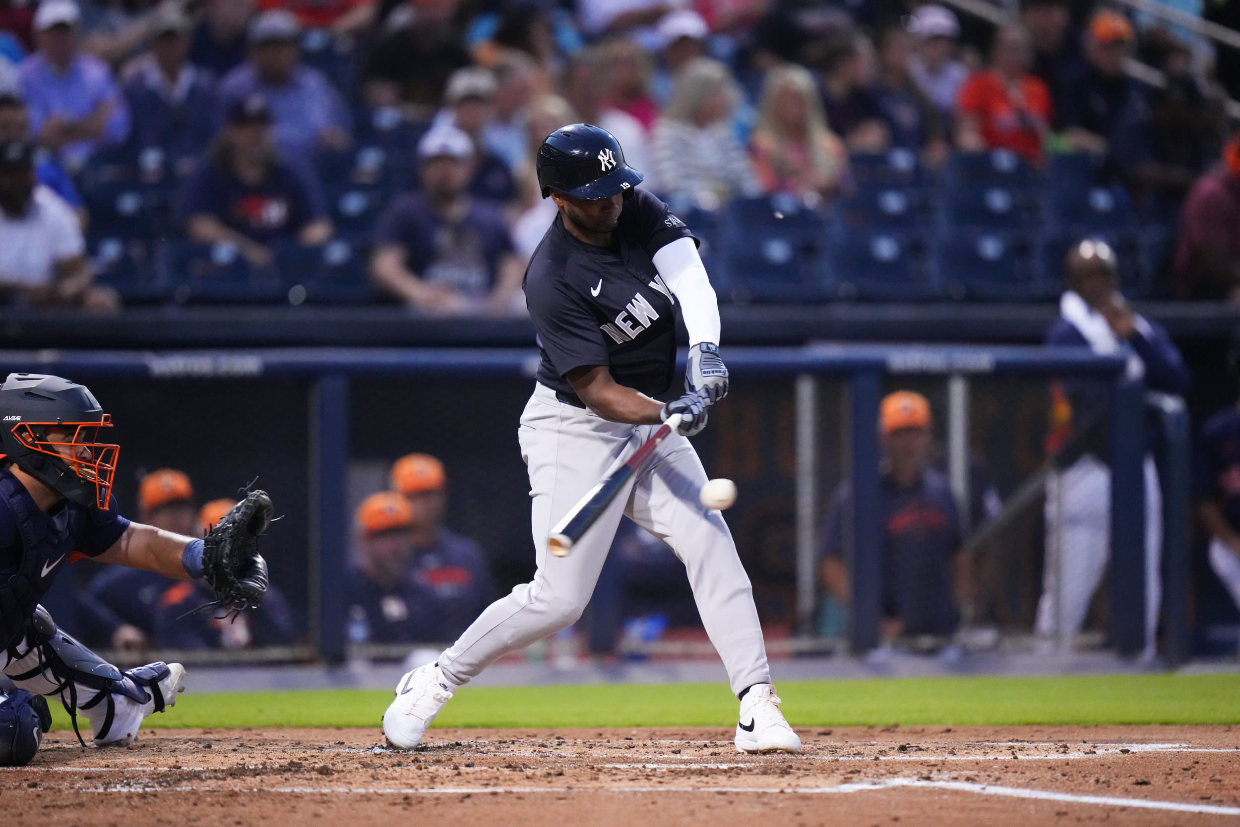 Yankees Predicted To Cut Ties With Veteran Ex-Red Sox Infielder
