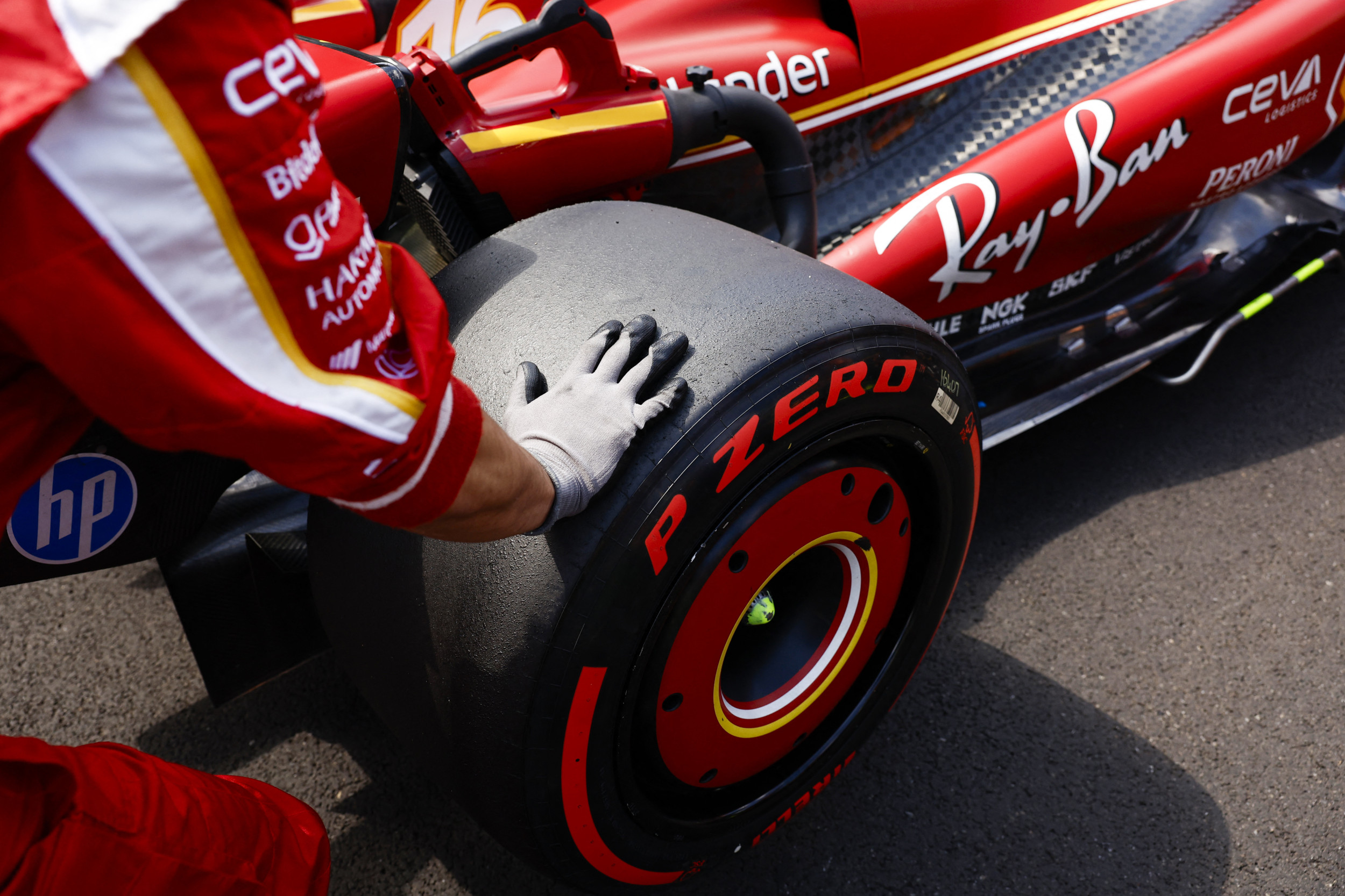 Pirelli’s Chinese GP Trophy Design Sparks Outrage: ‘Is it a Trash Bin?’