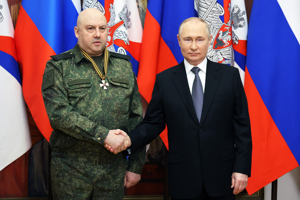 Russian Commander’s Nuclear Threat Detailed in Report