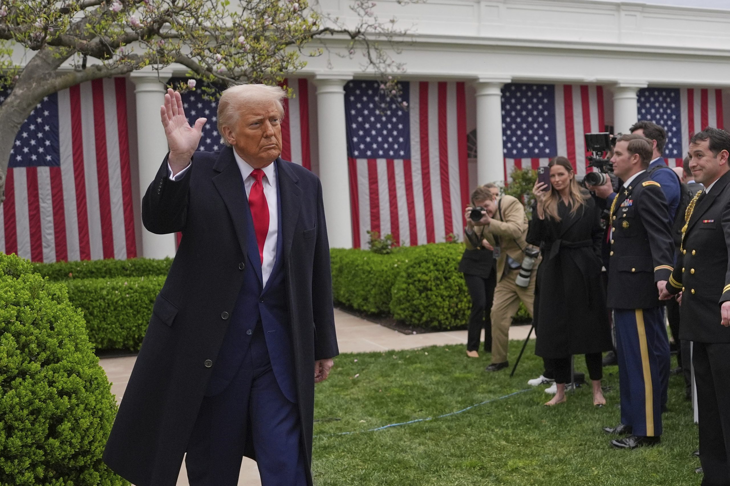 Trump Approval Rating Goes Negative With Republican Pollster for First Time