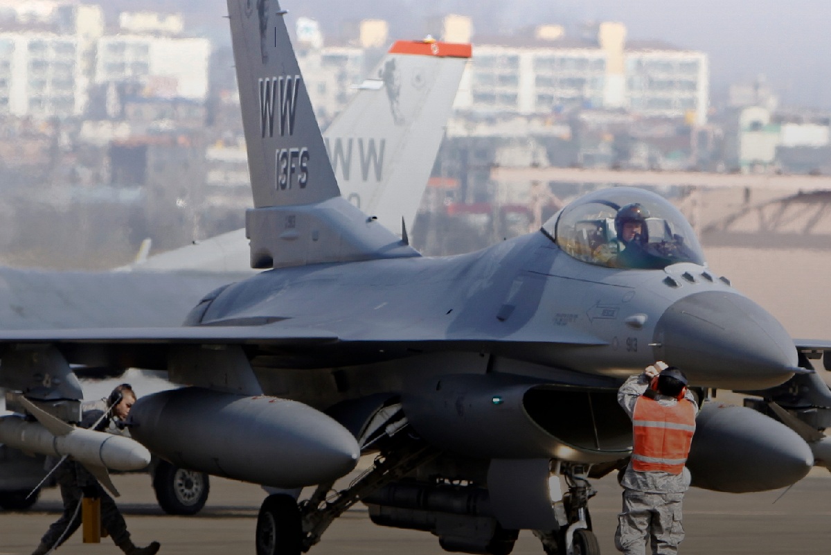 China Spy Fears at Air Bases Lead to String of Tourist Detentions