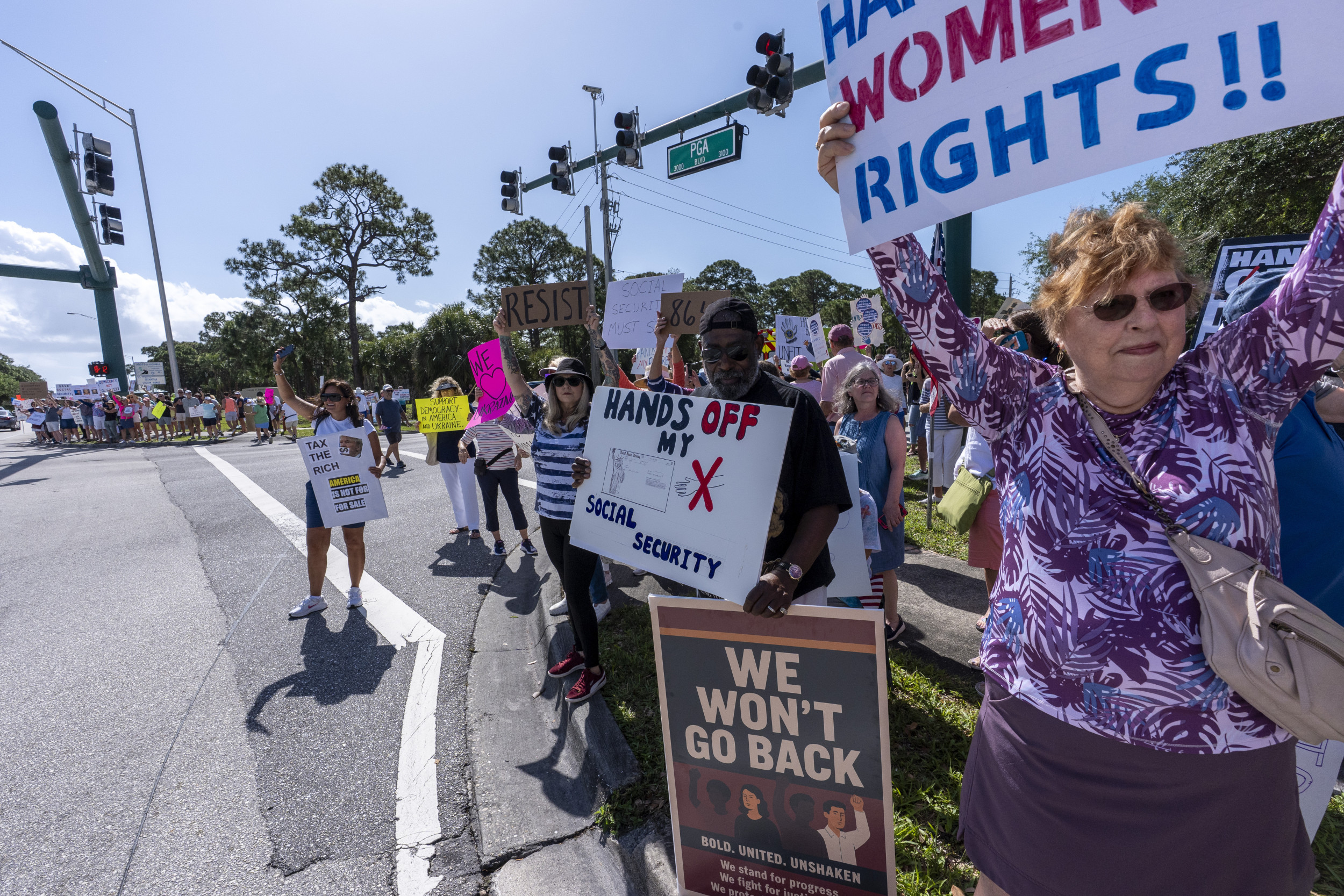 Trump-Stronghold The Villages in Florida Holds Large ‘Hands Off!’ Rally