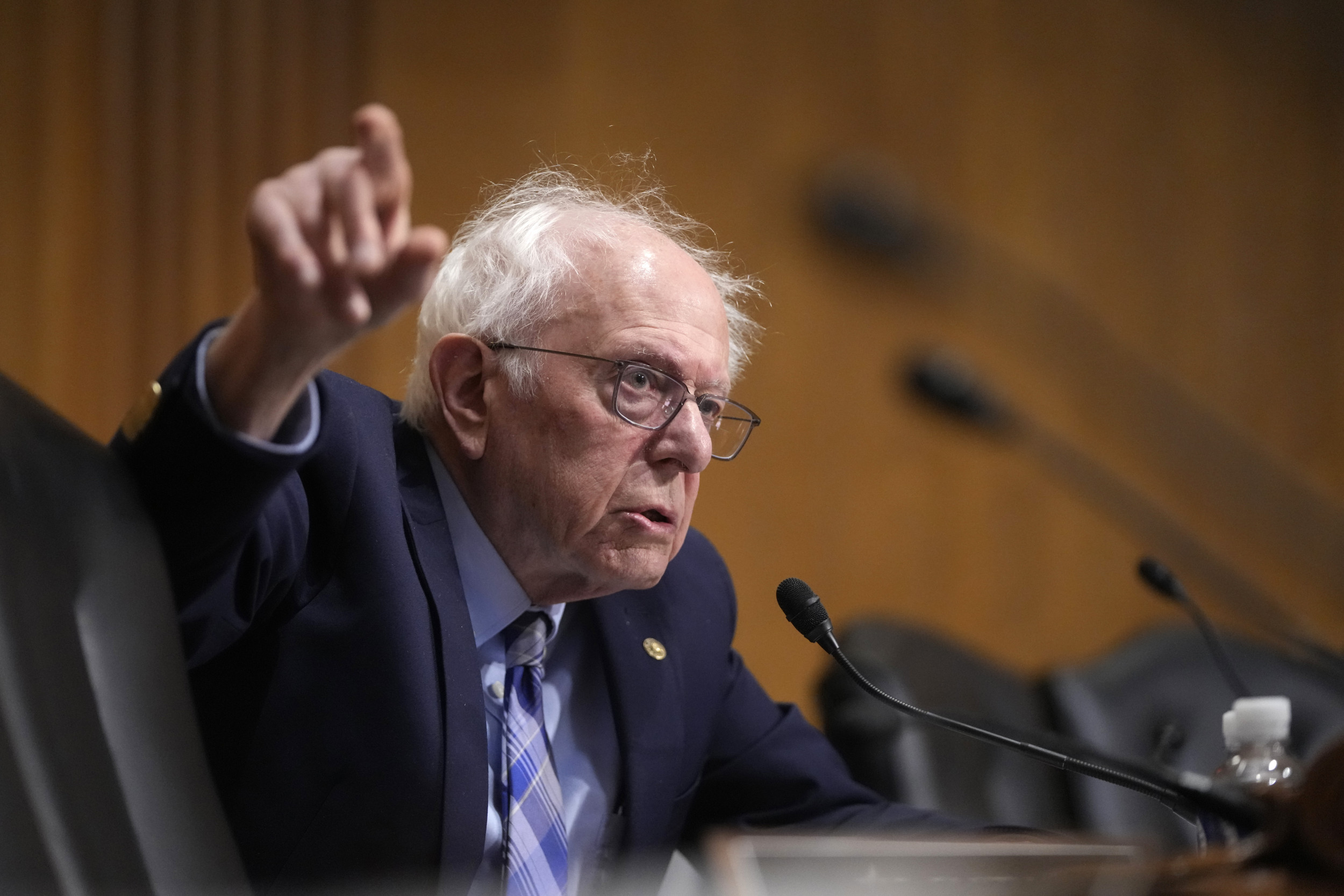 Bernie Sanders Town Hall Live Updates: Senator Faces Questions From Republicans, Democrats