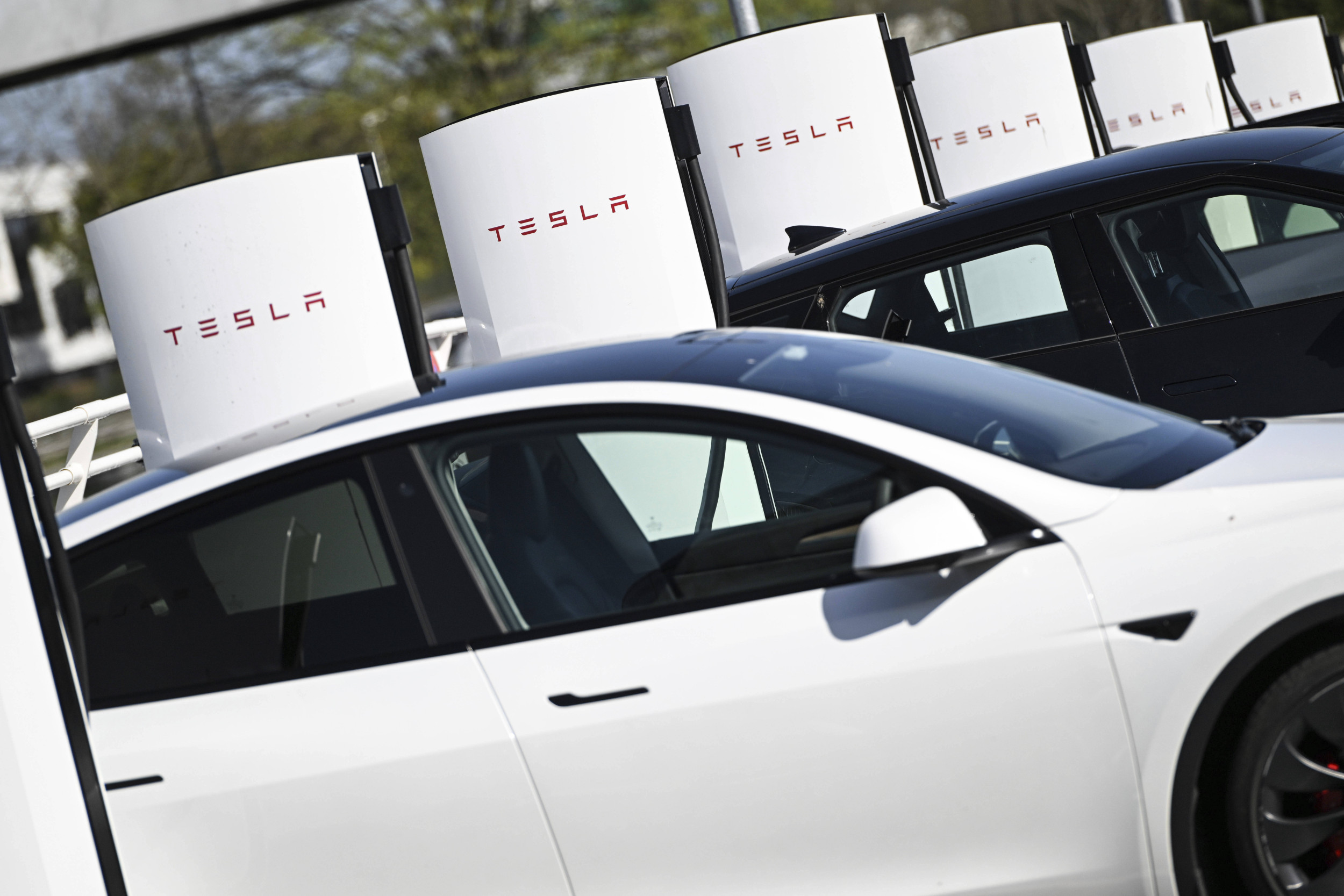 How Tesla’s Car Sales Compare to Ford, General Motors