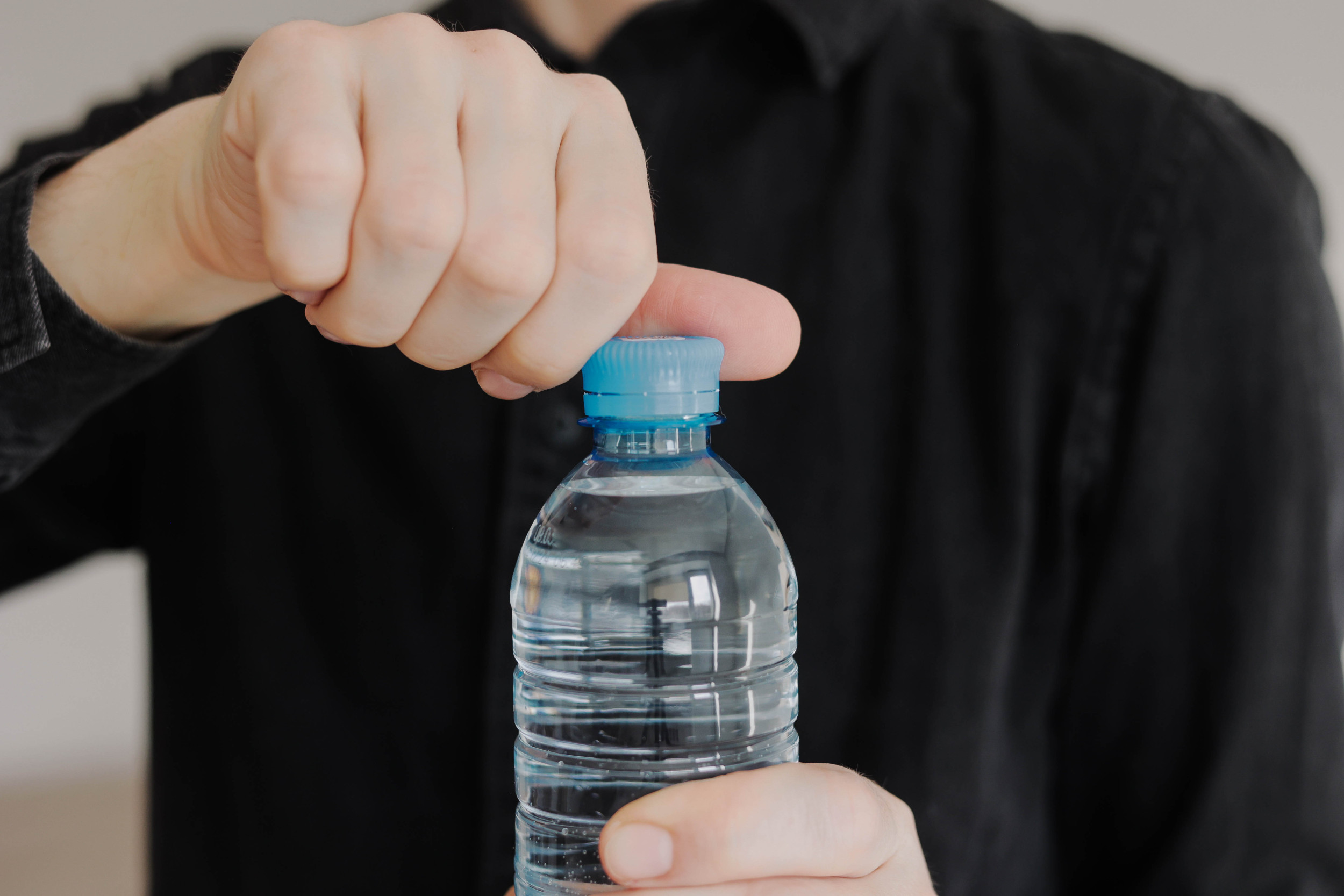 Gen Z Has Eye-Opening Observation About Difference in Water Drinking Habits