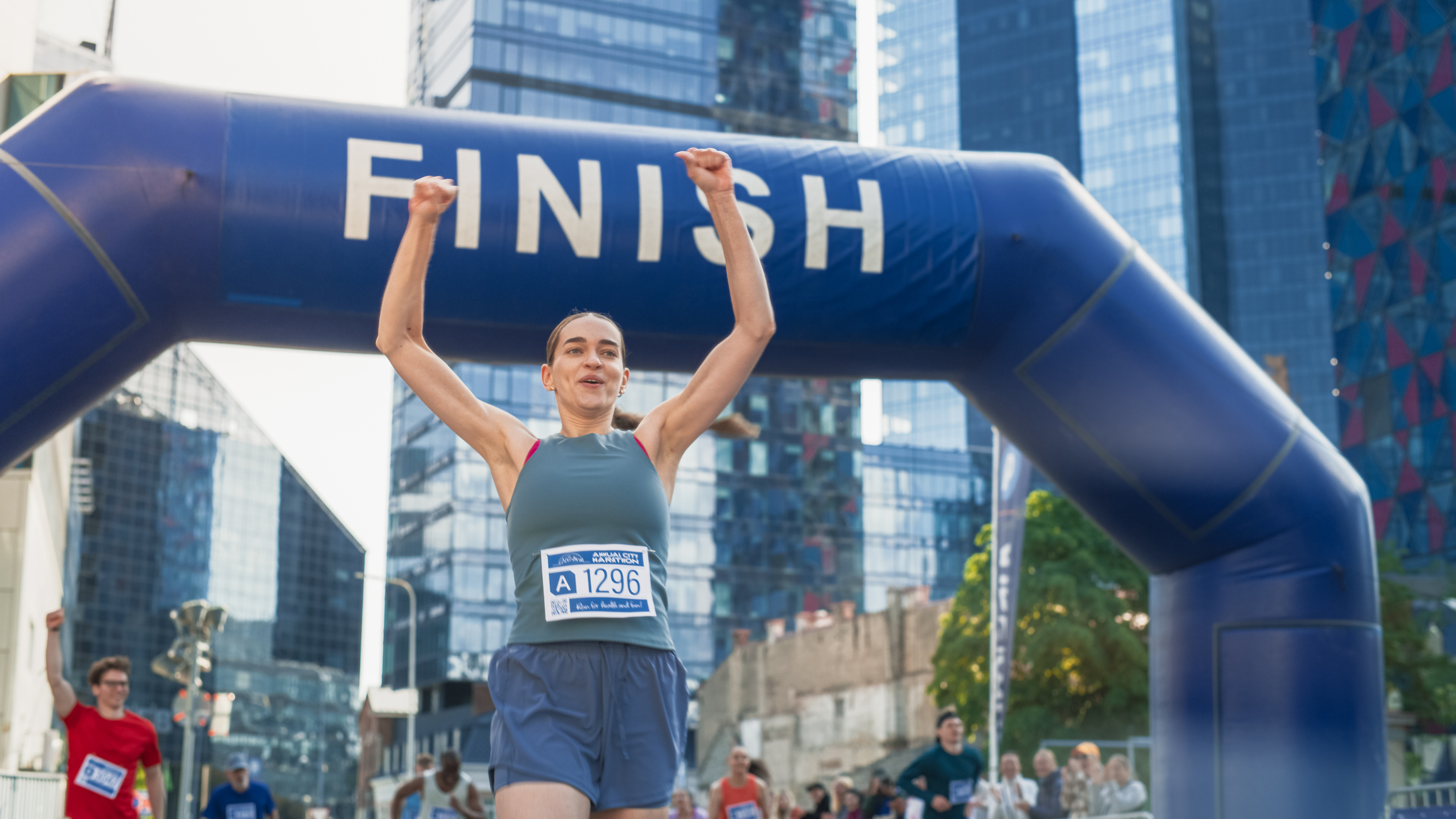 Woman Asks Boyfriend To Film Marathon Finish—Can’t Cope With What He Sends