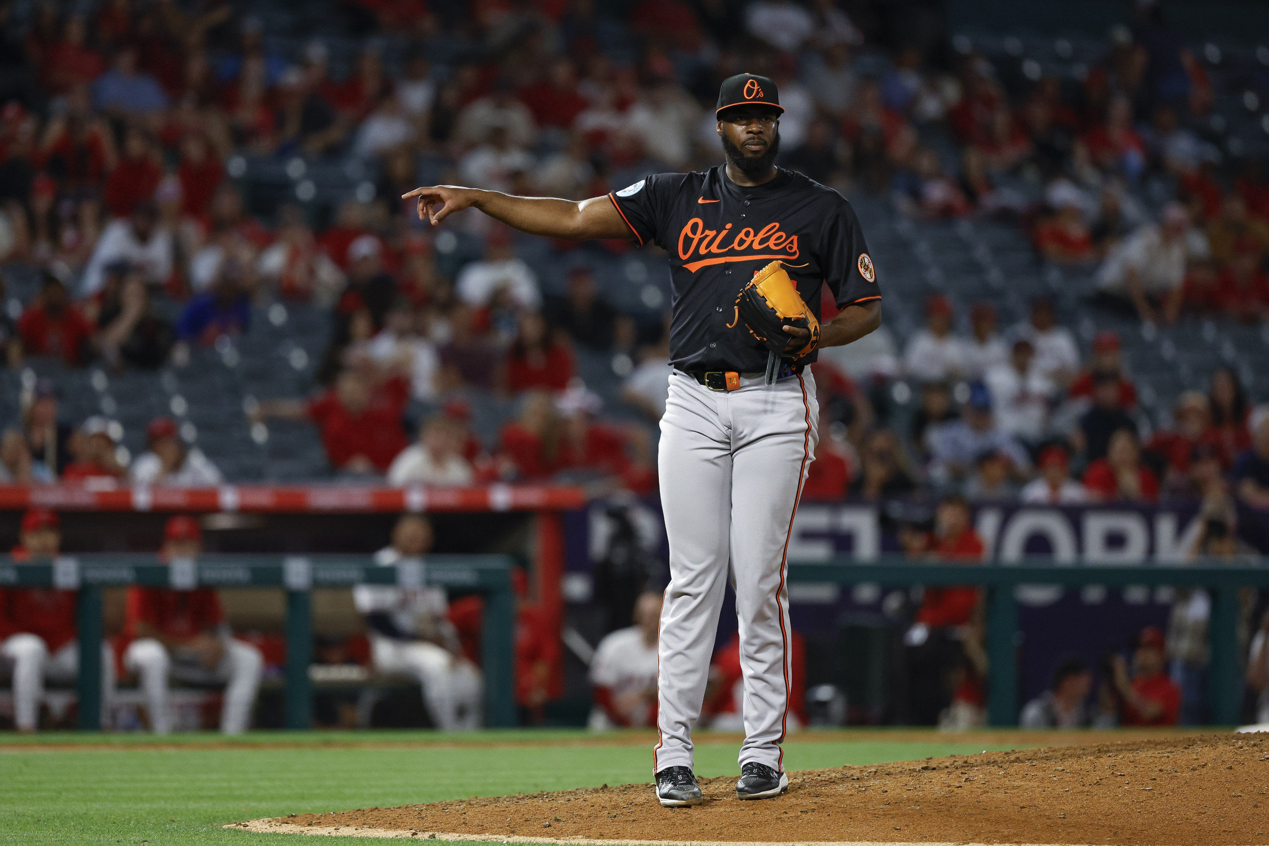 Phillies Must Pursue All-Star Felix Bautista After Jose Alvarado Suspension