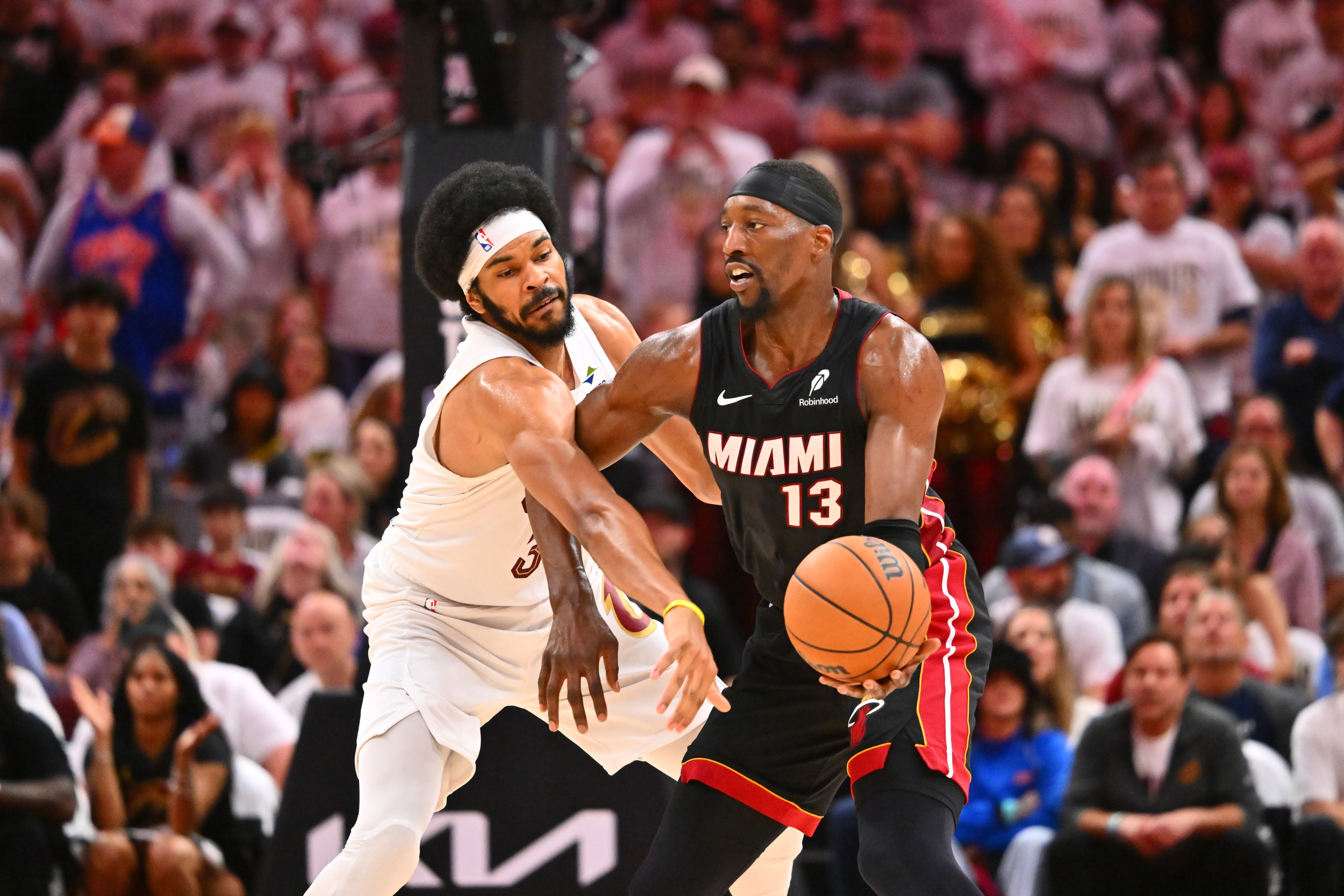 Lakers Listed as Potential Landing Spot For All-Star Center