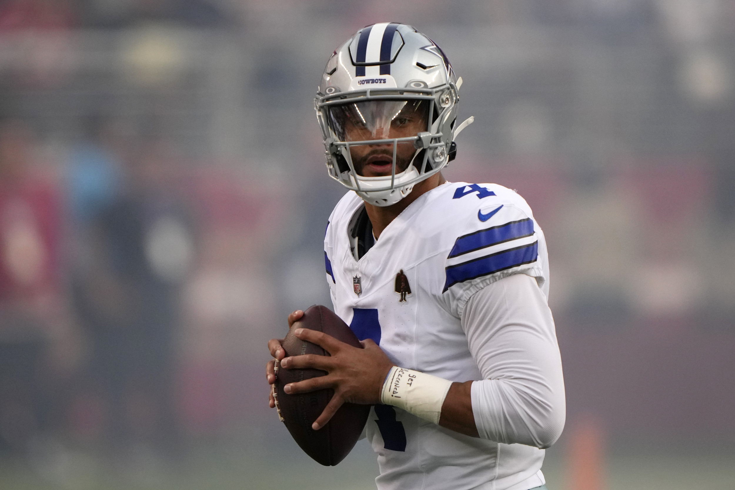 Dallas Cowboys’ Dak Prescott Receives Strong Shade from Former NFL QB