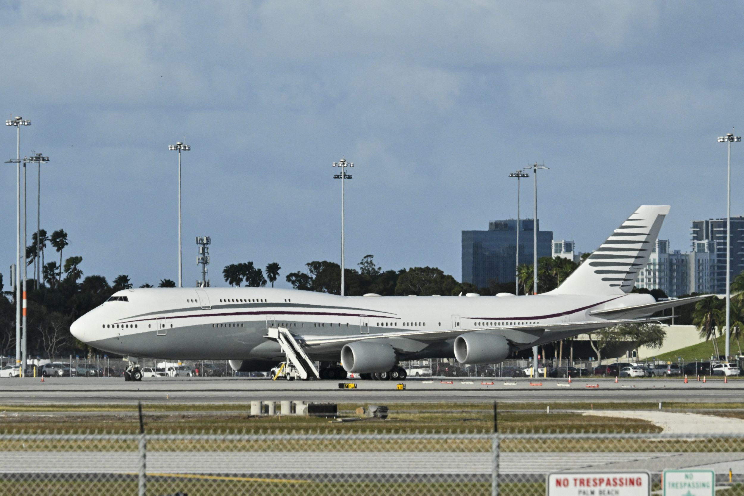 Pentagon Gives Update on Qatar’s Jet Gift Becoming Trump Air Force One