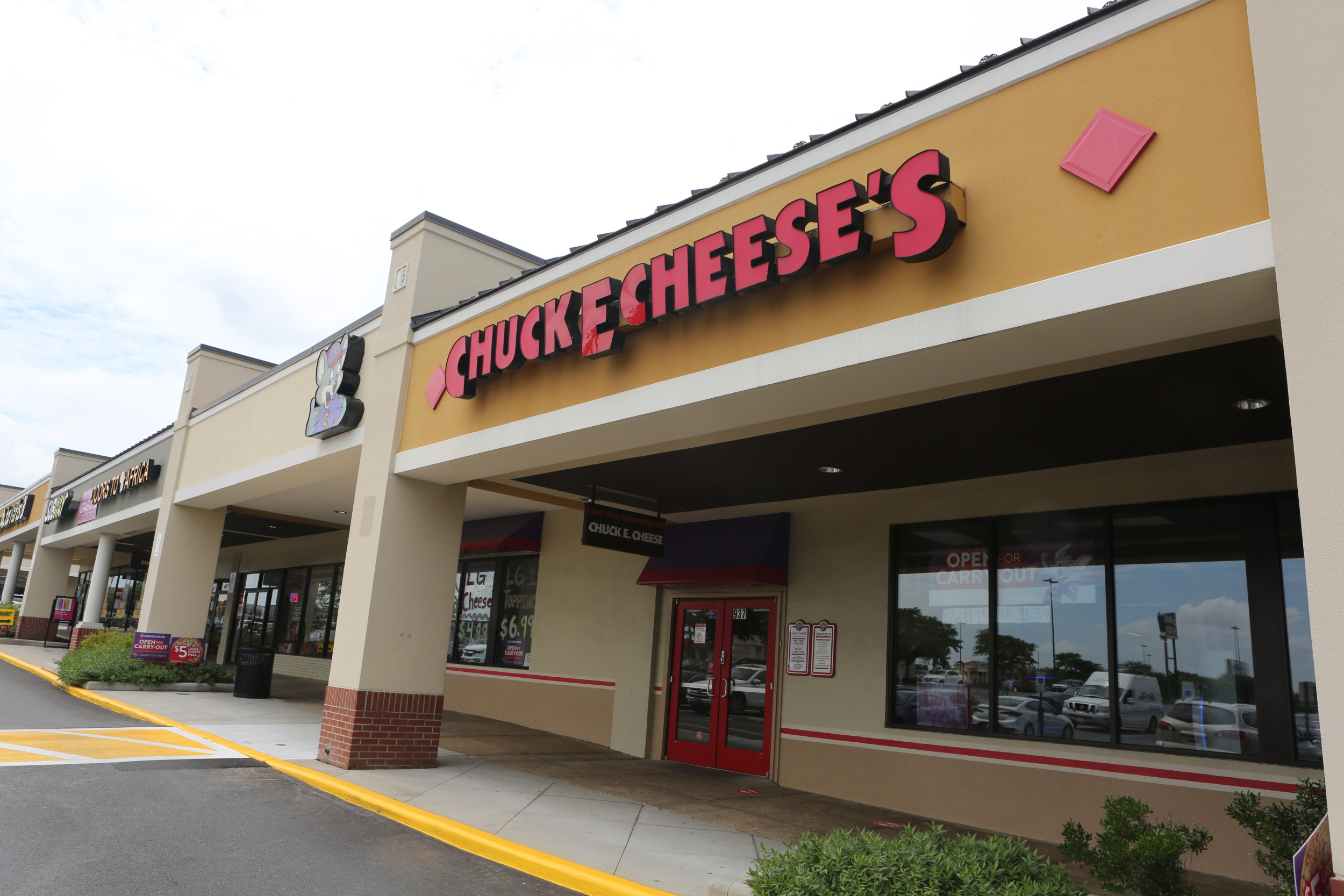 Internet Reacts After Florida Man in Chuck E. Cheese Costume Arrested