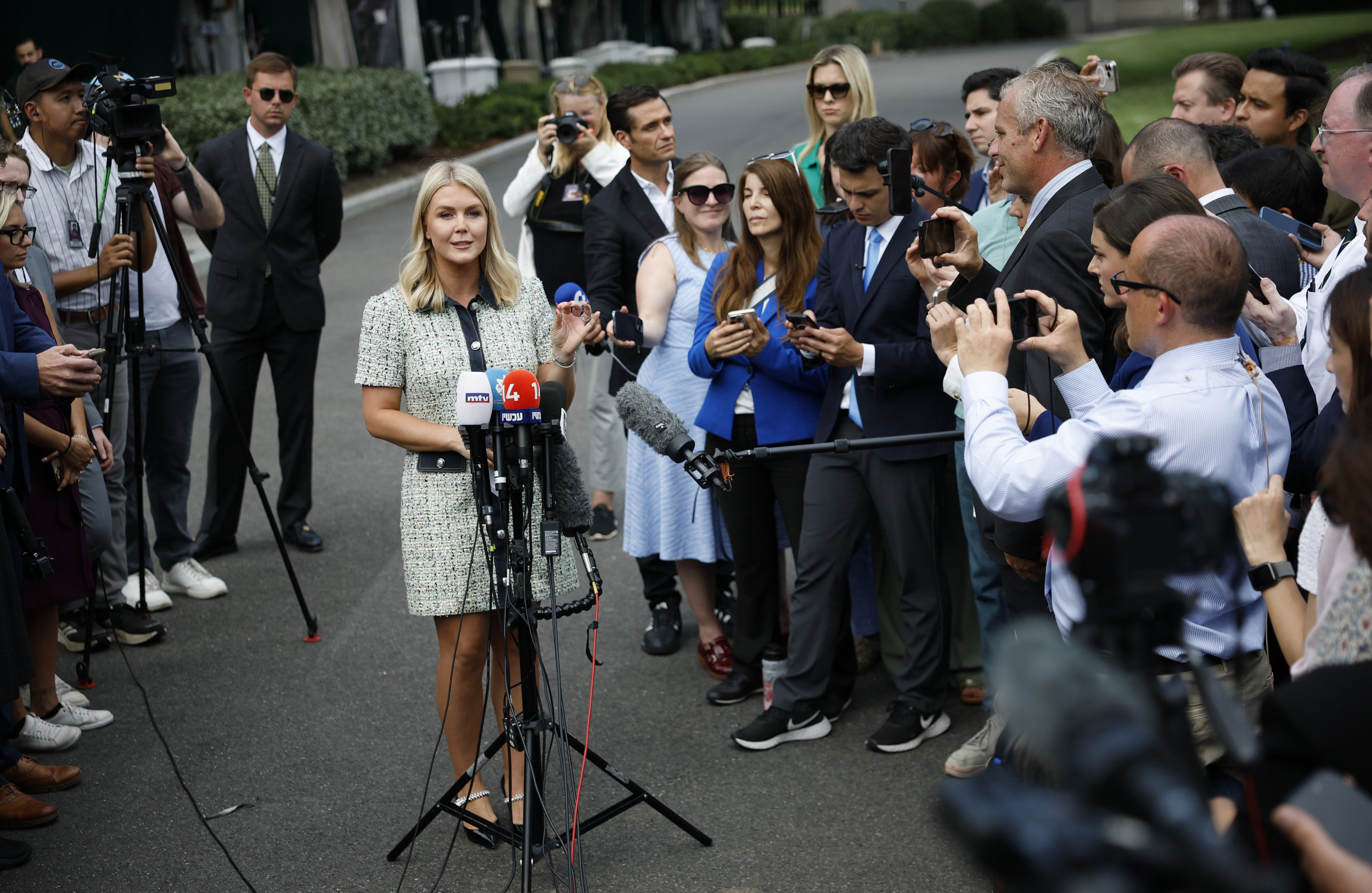 Karoline Leavitt Reacts to Report FBI Flagged Donald Trump’s Name in Epstein Files