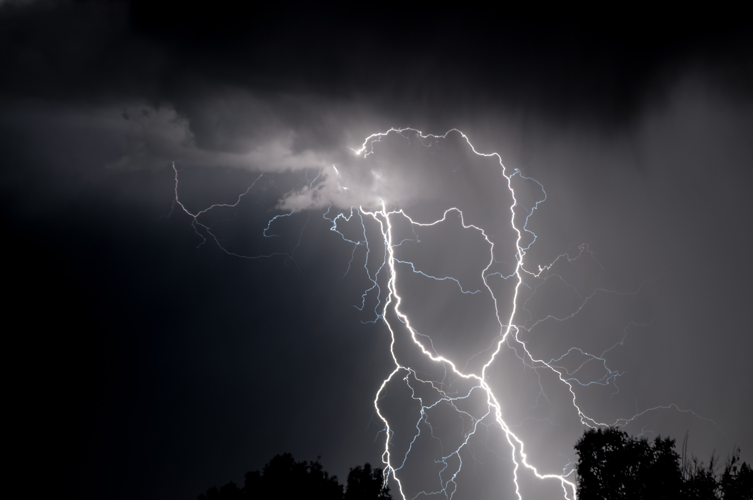 Sudden Weather Warning Gives People Minutes to Take Shelter